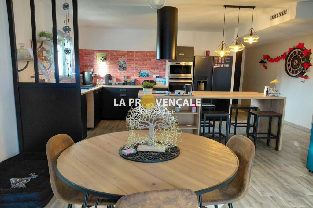 vente maison 3 Pièce(s) – 3 pièces – 2 chambres – 94.00 m²