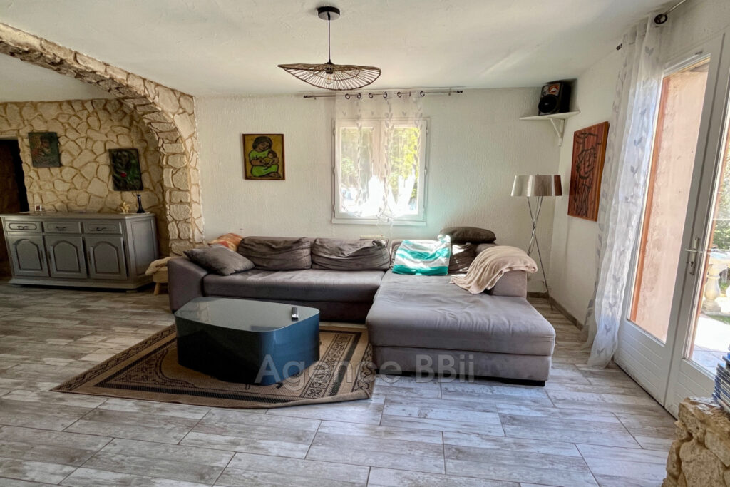 vente maison 5 Pièce(s) – 5 pièces – 4 chambres – 142.00 m²