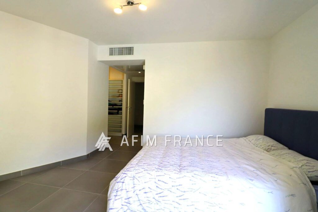 En exclusivité, découvrez ce très bel appartement meublé offra – 3 pièces – 2 chambres – 81.81 m²