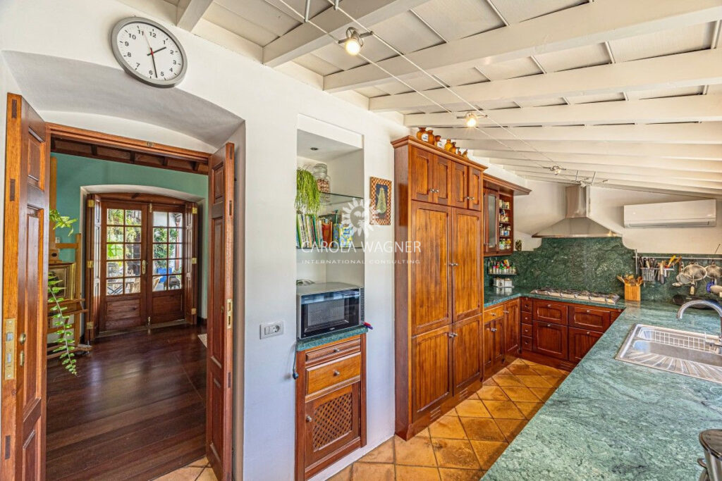 vente propriété 6 Pièce(s) – 6 pièces – 4 chambres – 217.00 m²