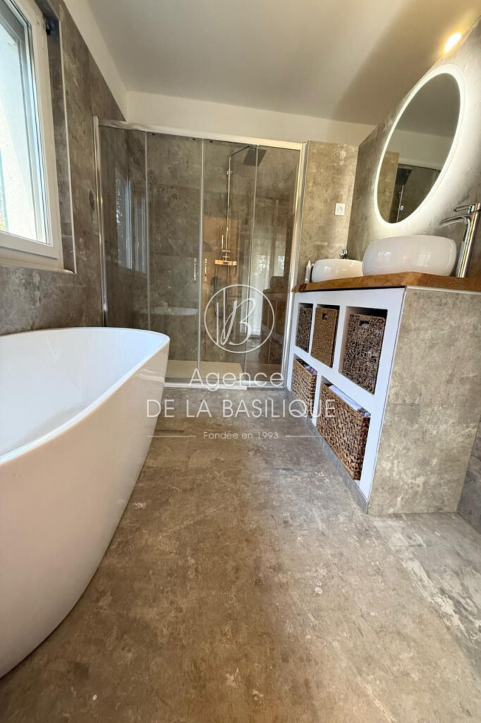vente maison – NR pièces – 7 chambres – 355.00 m²