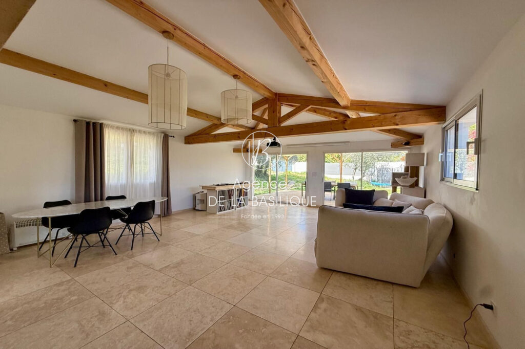 vente maison – NR pièces – 7 chambres – 355.00 m²