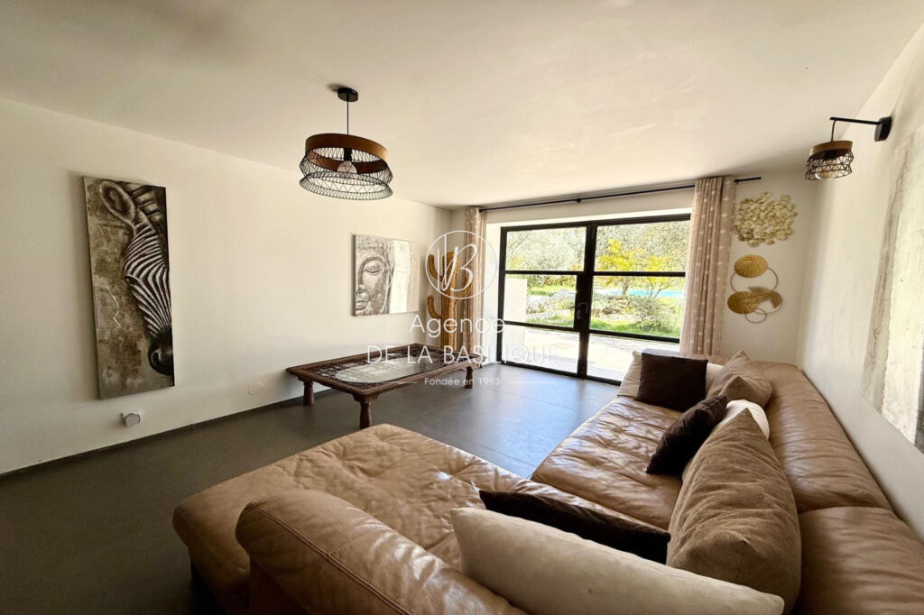 vente maison – NR pièces – 7 chambres – 355.00 m²