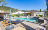 Mas contemporain de prestige avec piscine à débordement au coeu – NR pièces – 5 chambres – 253.00 m²