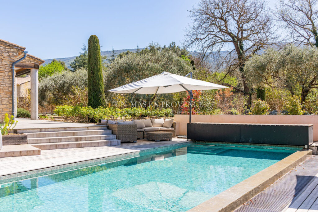 Mas contemporain de prestige avec piscine à débordement au coeu – NR pièces – 5 chambres – 253.00 m²