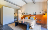 Mas contemporain de prestige avec piscine à débordement au coeu – NR pièces – 5 chambres – 253.00 m²