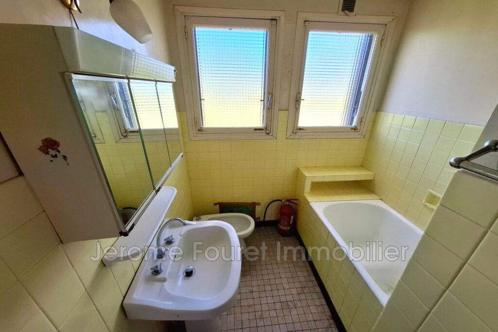 Maison 63 m², combles aménageables et sous-sol intégral. – 3 pièces – 2 chambres – 63.27 m²