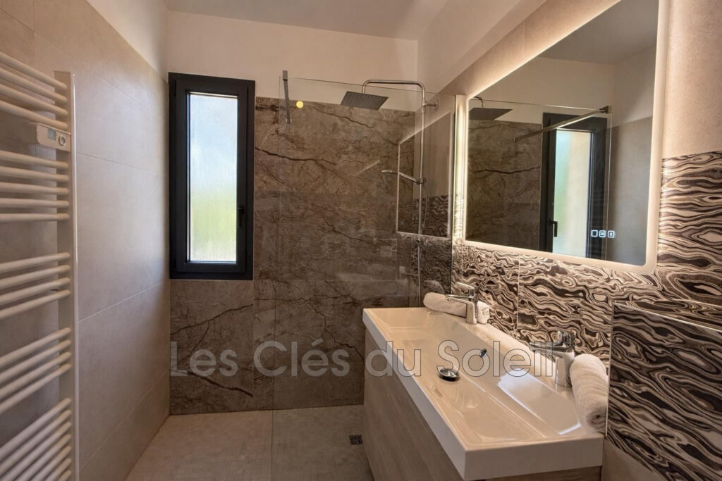 Maison contemporaine 2025 ? 120 m² ? Piscine chauffée ? 3 cham – 5 pièces – 3 chambres – 120.00 m²