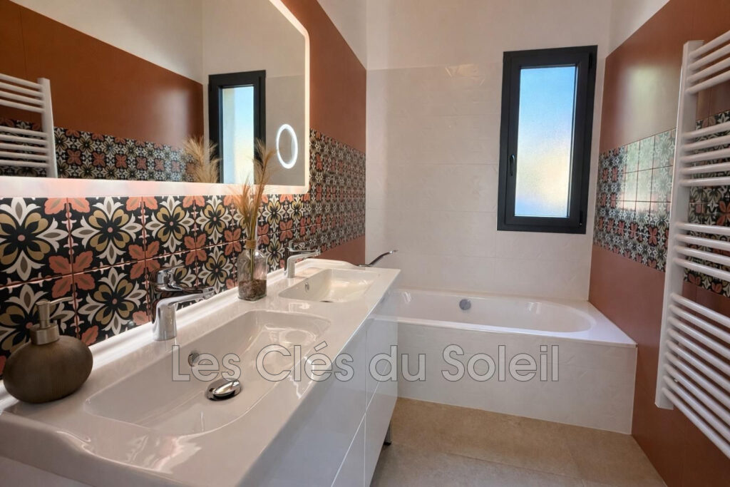 Maison contemporaine 2025 ? 120 m² ? Piscine chauffée ? 3 cham – 5 pièces – 3 chambres – 120.00 m²