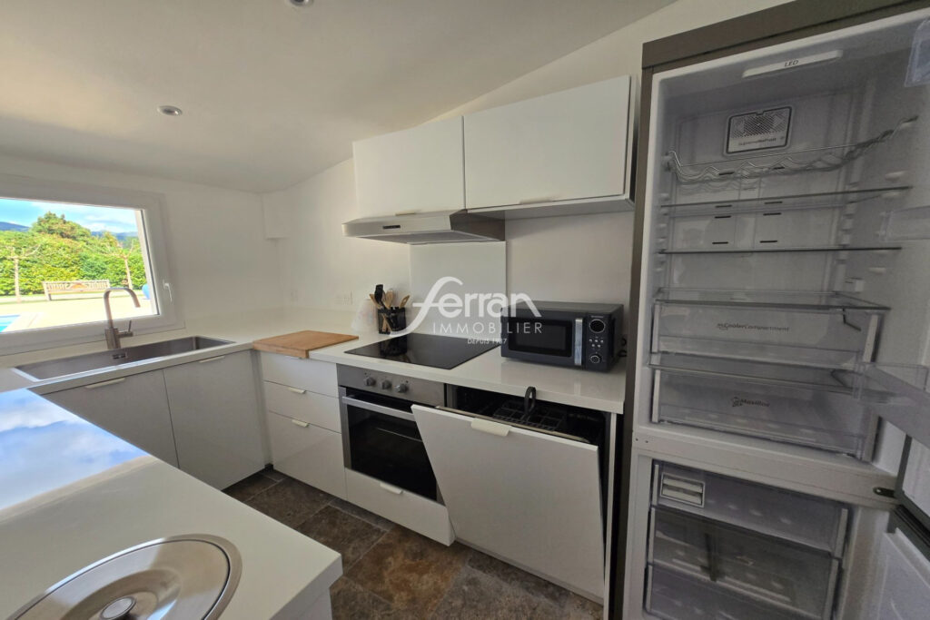 À vendre à Salernes propriété chambres d&rsquo;hôtes et gîtes avec p – 15 pièces – 11 chambres – 430.00 m²
