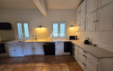 À vendre à Salernes propriété chambres d&rsquo;hôtes et gîtes avec p – 15 pièces – 11 chambres – 430.00 m²