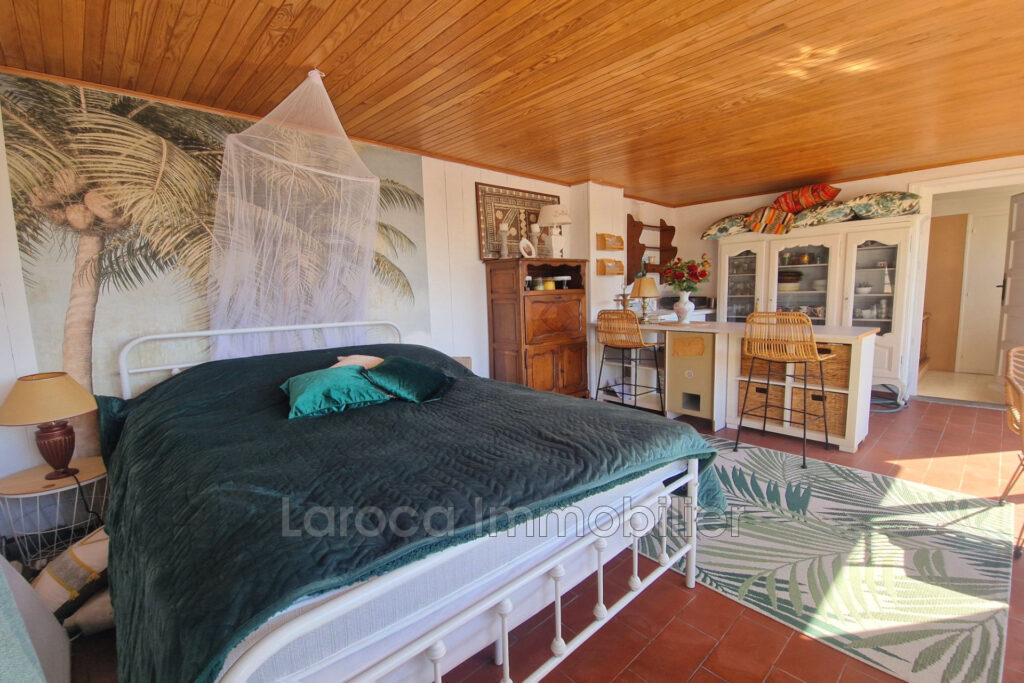 Maison de village spacieuse avec terrasses et garages ?  175 m – 6 pièces – 4 chambres – 175.00 m²