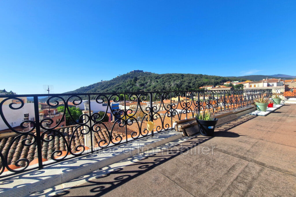 Maison de village spacieuse avec terrasses et garages ?  175 m – 6 pièces – 4 chambres – 175.00 m²
