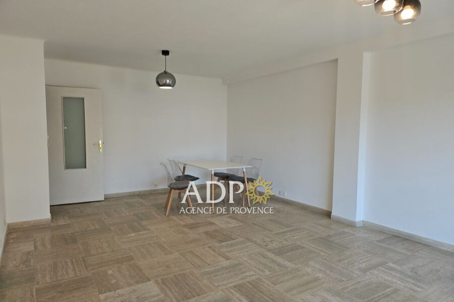 Appartement à louer à Le cannet — Vue sur la ville — photo 3