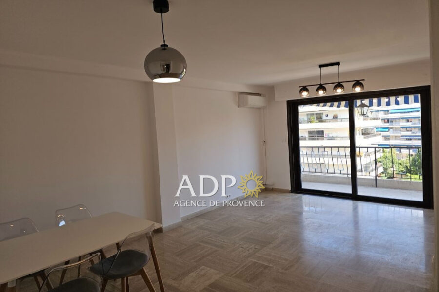 Appartement à louer à Le cannet — Vue sur la ville — photo 2