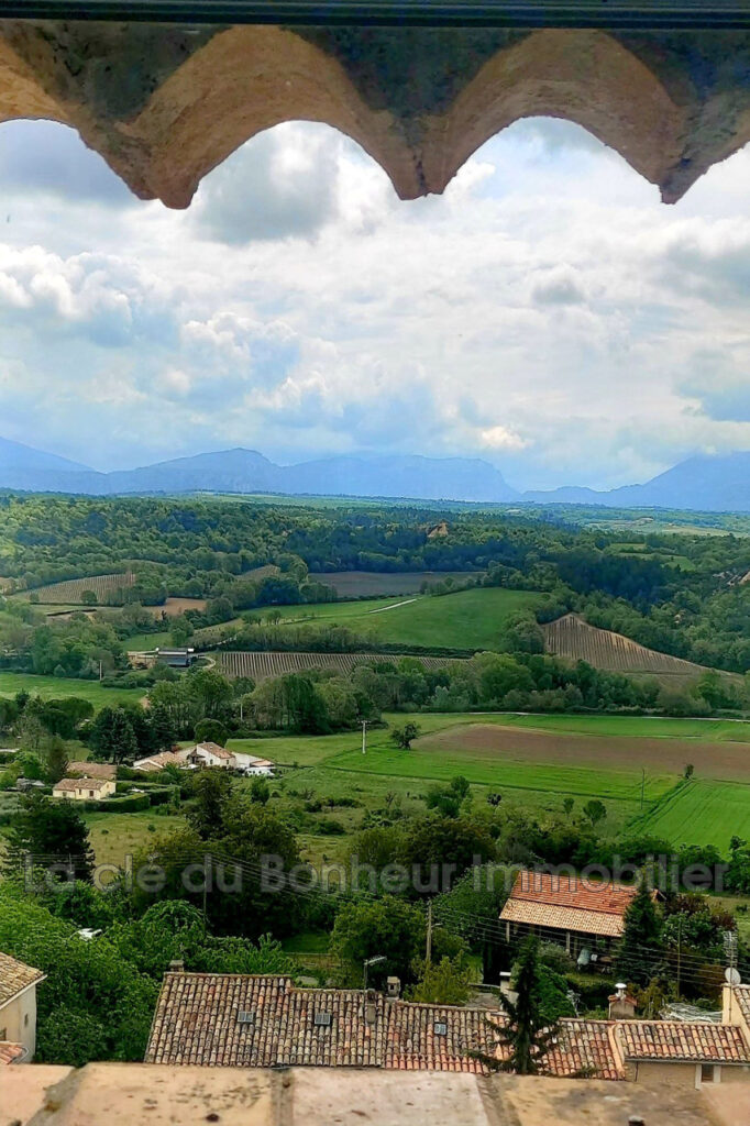 Spacieuse maison de village 147 m², terrasse, vue panoramique. – 5 pièces – 4 chambres – 147.10 m²