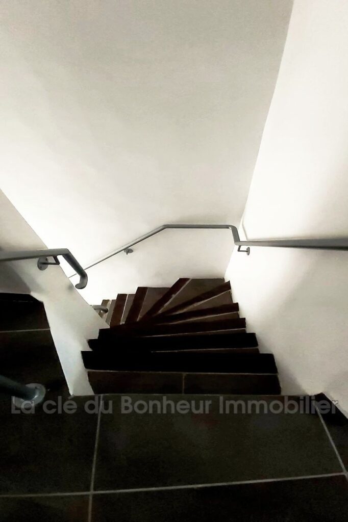 Spacieuse maison de village 147 m², terrasse, vue panoramique. – 5 pièces – 4 chambres – 147.10 m²
