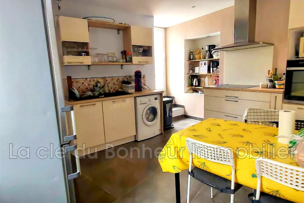 Spacieuse maison de village 147 m², terrasse, vue panoramique. – 5 pièces – 4 chambres – 147.10 m²