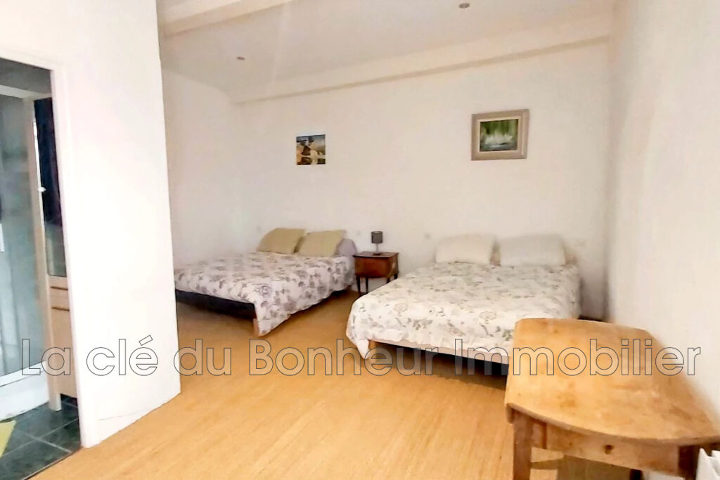 Spacieuse maison de village 147 m², terrasse, vue panoramique. – 5 pièces – 4 chambres – 147.10 m²