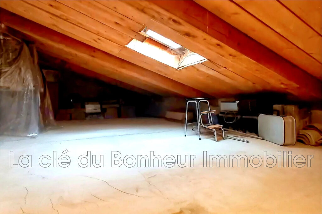 Spacieuse maison de village 147 m², terrasse, vue panoramique. – 5 pièces – 4 chambres – 147.10 m²