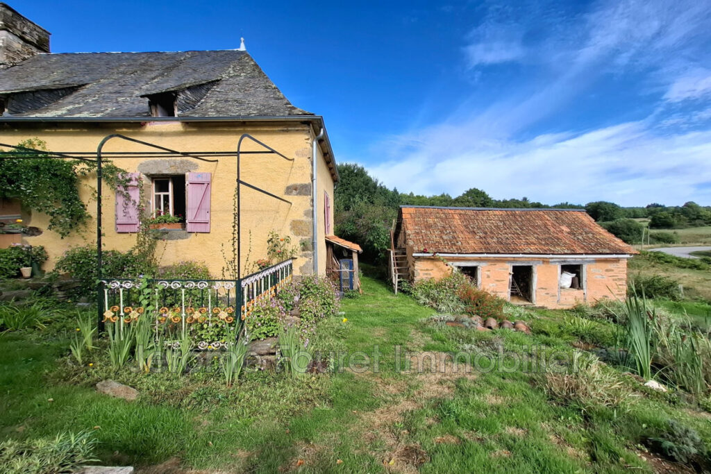 Maison de hameau. – 4 pièces – 3 chambres – 110.00 m²