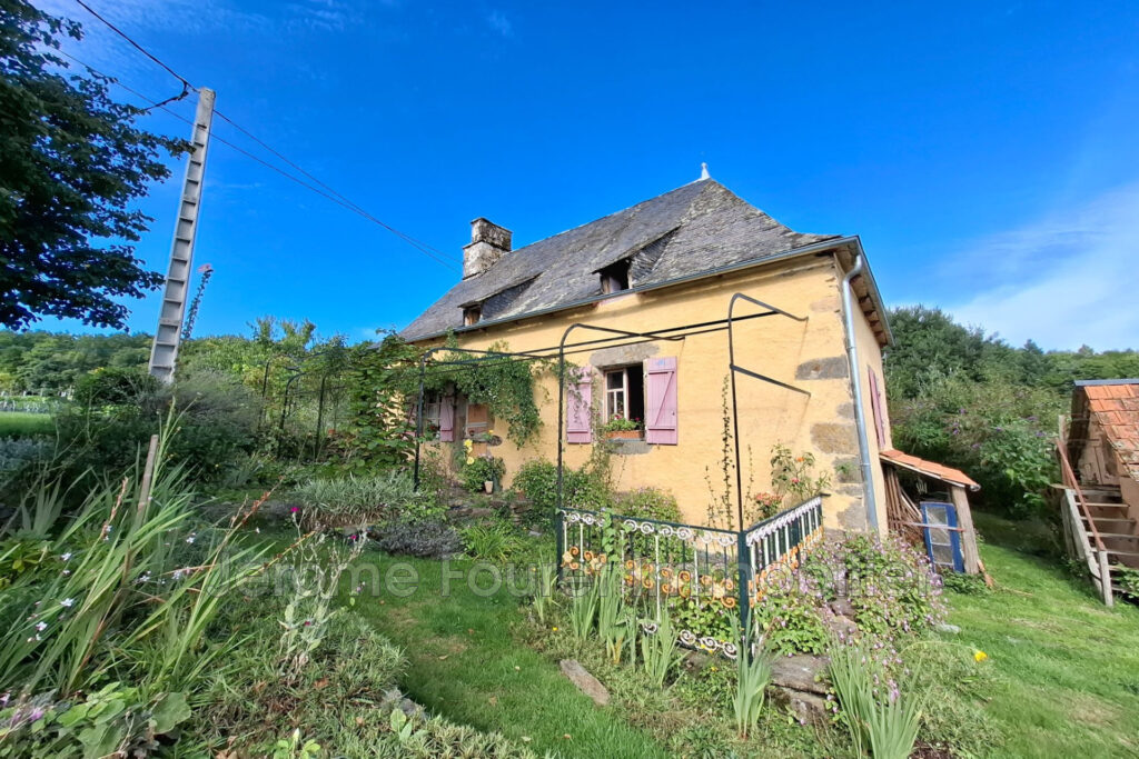 Maison de hameau. – 4 pièces – 3 chambres – 110.00 m²