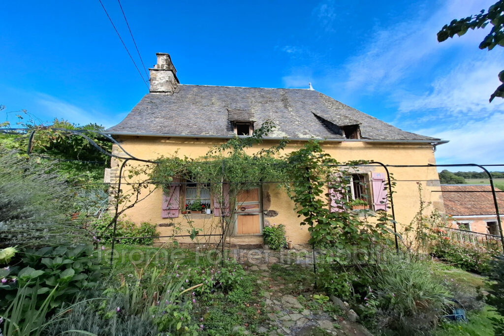 Maison de hameau. – 4 pièces – 3 chambres – 110.00 m²