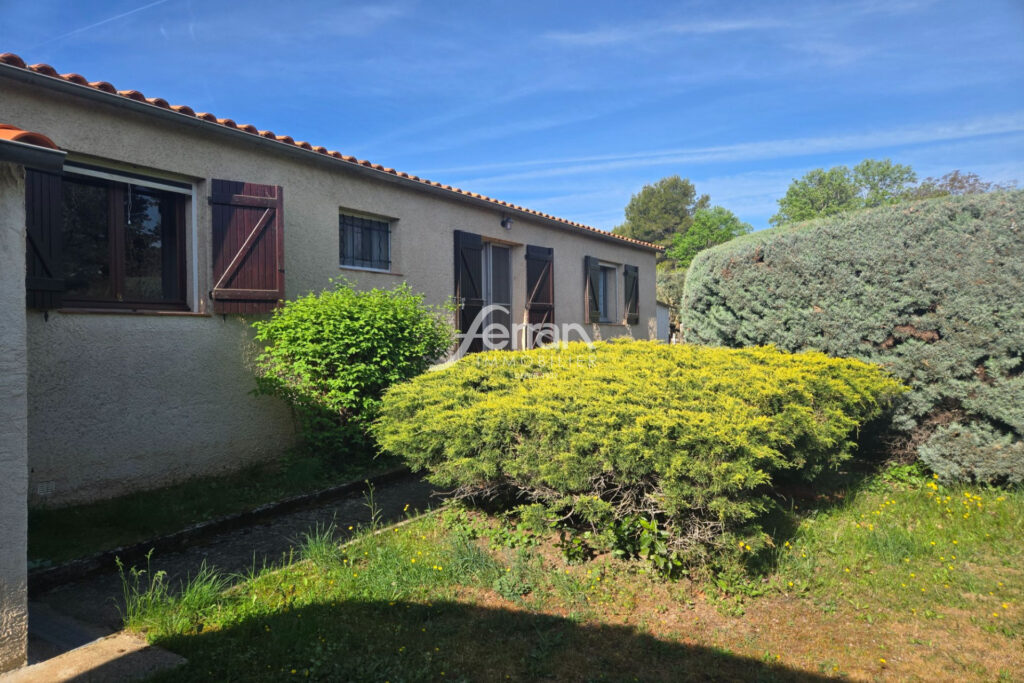 A vendre à Salernes villa 3 chambres sur un terrain de 950m² – 4 pièces – 3 chambres – 74.00 m²