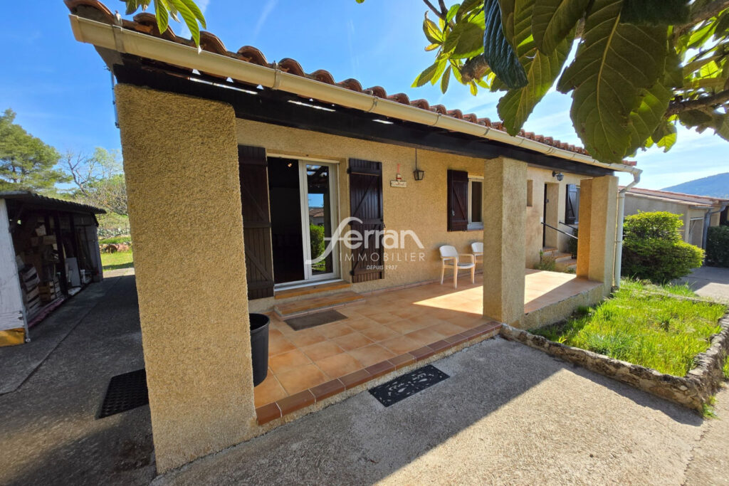 A vendre à Salernes villa 3 chambres sur un terrain de 950m² – 4 pièces – 3 chambres – 74.00 m²