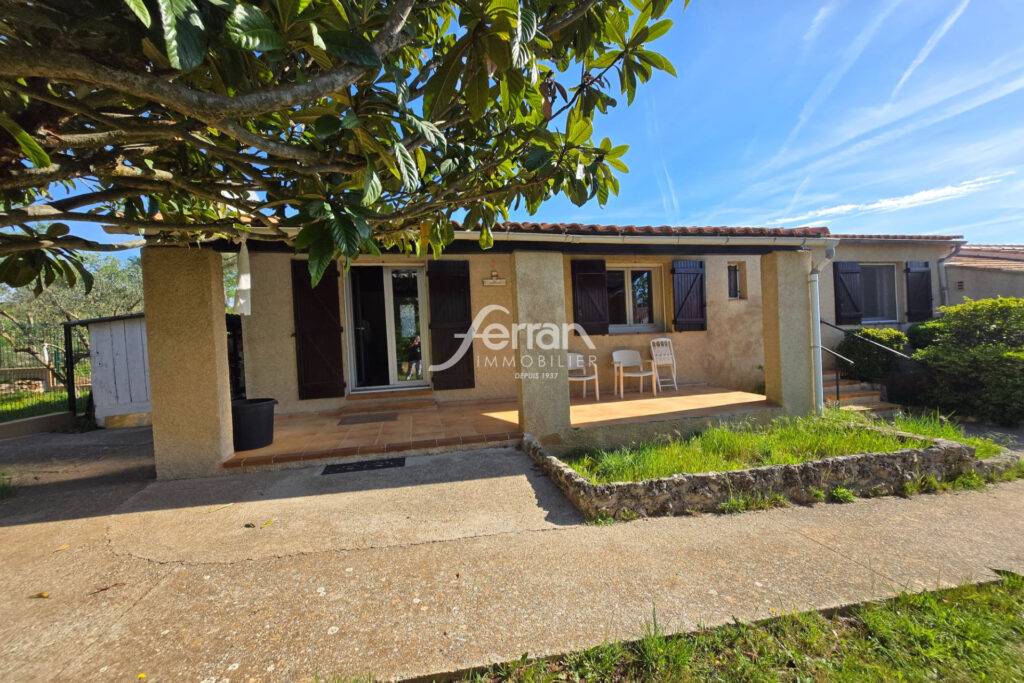 A vendre à Salernes villa 3 chambres sur un terrain de 950m² – 4 pièces – 3 chambres – 74.00 m²