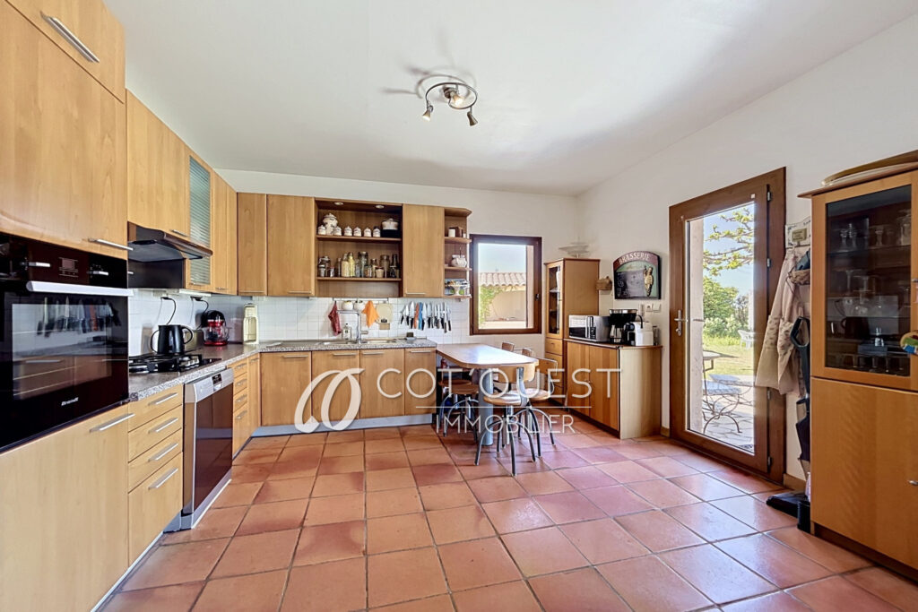 vente maison 6 Pièce(s) – 6 pièces – 5 chambres – 180.00 m²