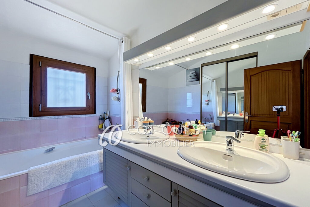 vente maison 6 Pièce(s) – 6 pièces – 5 chambres – 180.00 m²
