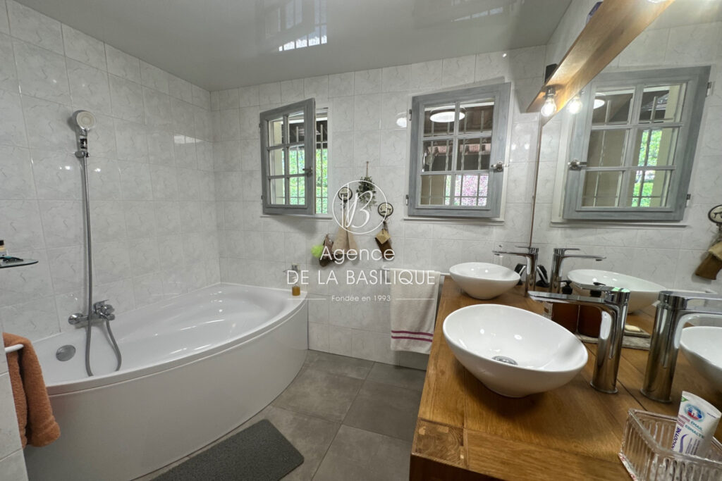 vente villa 6 Pièce(s) – 6 pièces – 4 chambres – 115.00 m²