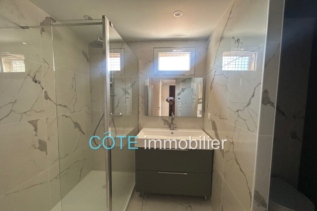 ANTIBES CENTRE VILLE 3 PIECES TERRASSE GARAGE VUE DEGAGEE – 3 pièces – 2 chambres – 71.80 m²