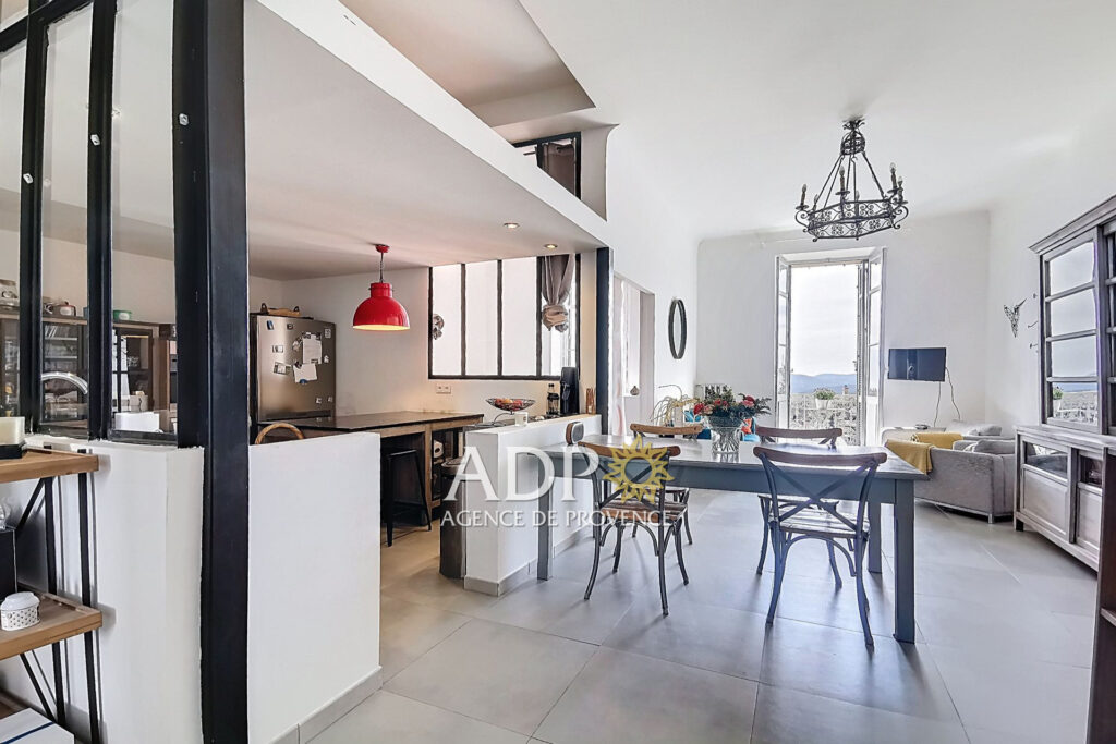 GRASSE EST ? Appartement bourgeois de 99 m² dans une résidence – 4 pièces – 3 chambres – 99.07 m²