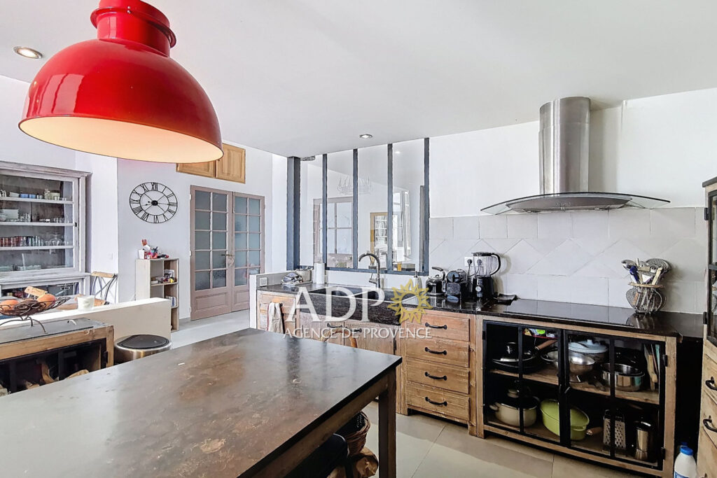 GRASSE EST ? Appartement bourgeois de 99 m² dans une résidence – 4 pièces – 3 chambres – 99.07 m²
