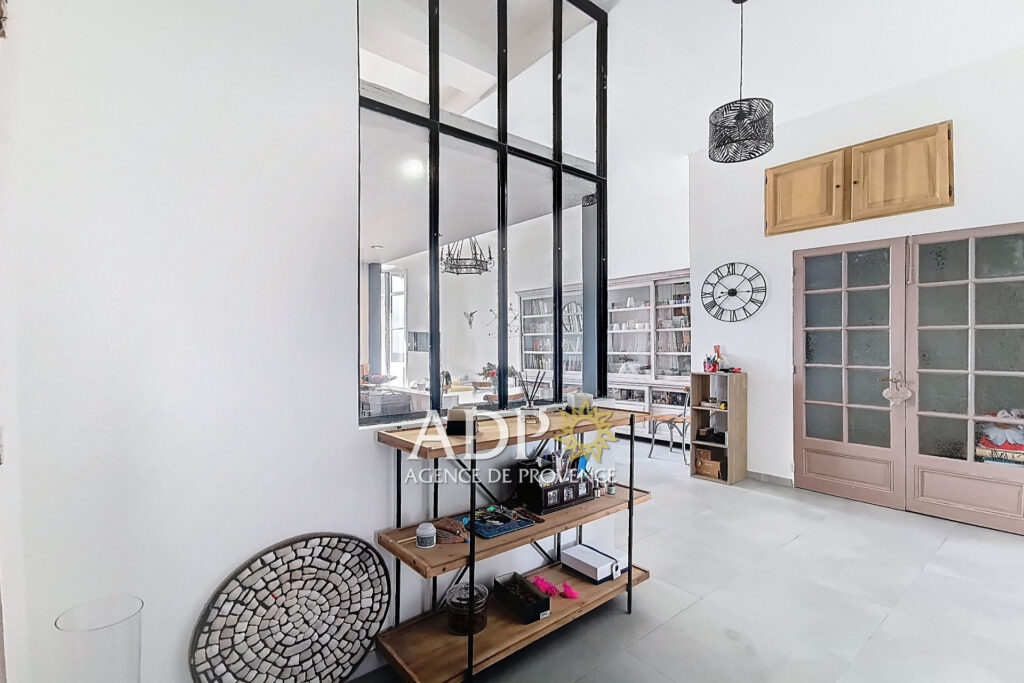 GRASSE EST ? Appartement bourgeois de 99 m² dans une résidence – 4 pièces – 3 chambres – 99.07 m²