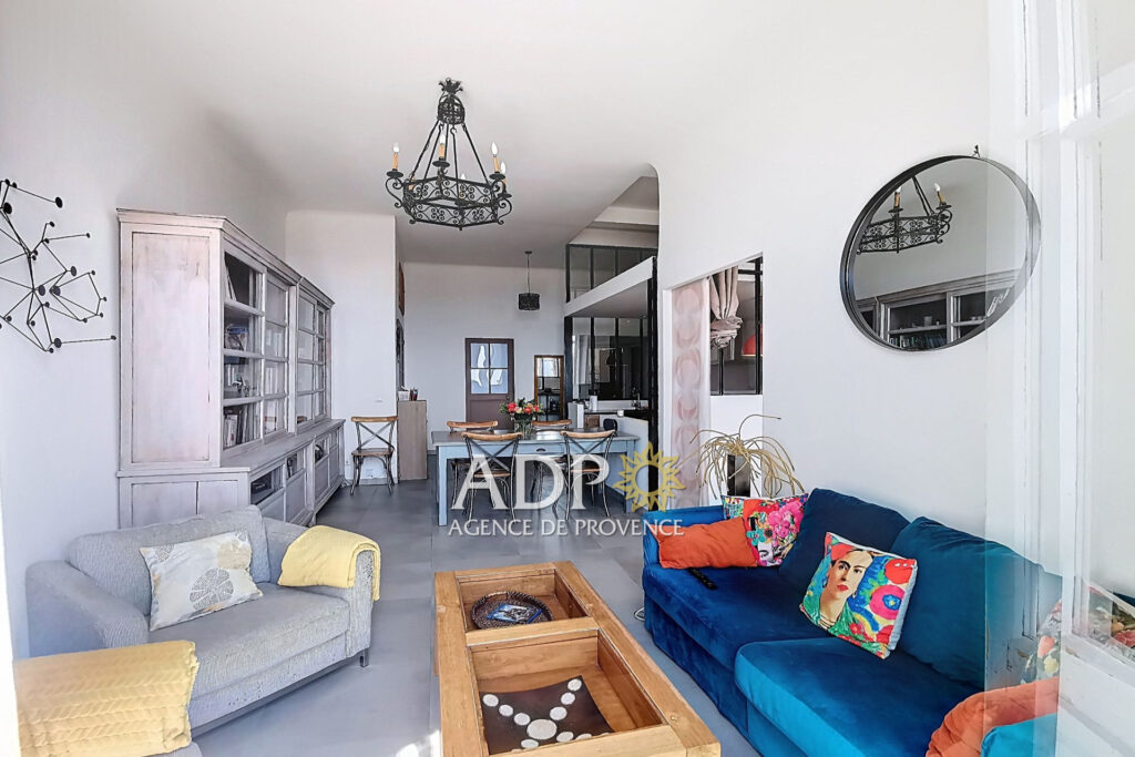 GRASSE EST ? Appartement bourgeois de 99 m² dans une résidence – 4 pièces – 3 chambres – 99.07 m²