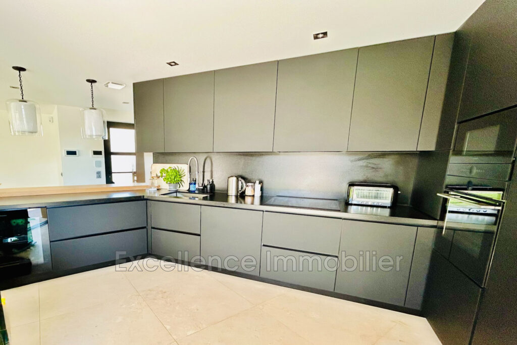 vente villa 5 Pièce(s) – 5 pièces – 3 chambres – 167.00 m²