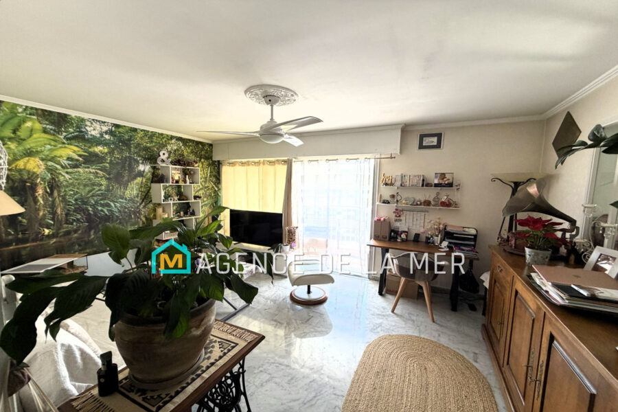Appartement à vendre à Mandelieu-la-Napoule — Vue sur la ville — photo 2