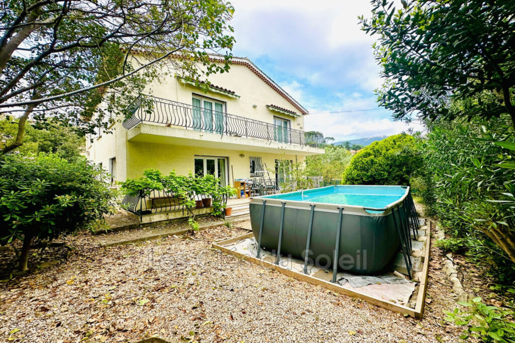TOULON La Serinette, spacieuse maison de 166 m2 sur beau terra – 7 pièces – 5 chambres – 167.00 m²