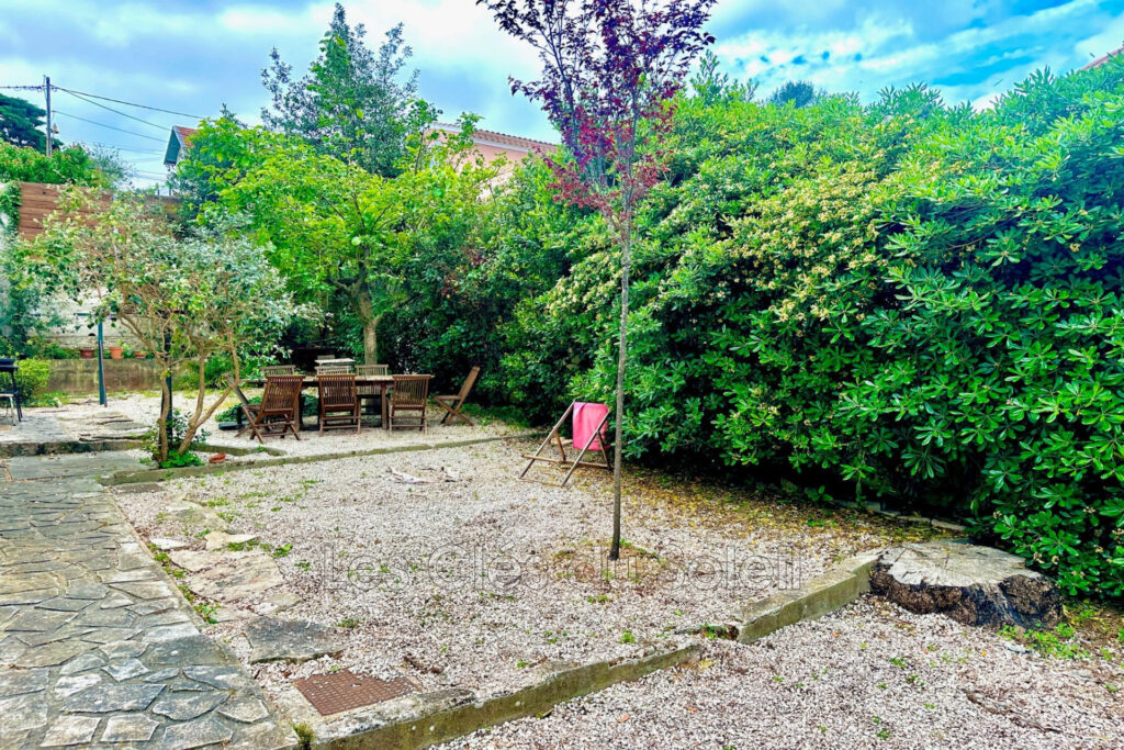 TOULON La Serinette, spacieuse maison de 166 m2 sur beau terra – 7 pièces – 5 chambres – 167.00 m²