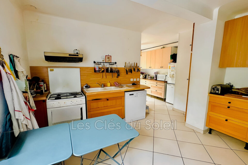 TOULON La Serinette, spacieuse maison de 166 m2 sur beau terra – 7 pièces – 5 chambres – 167.00 m²