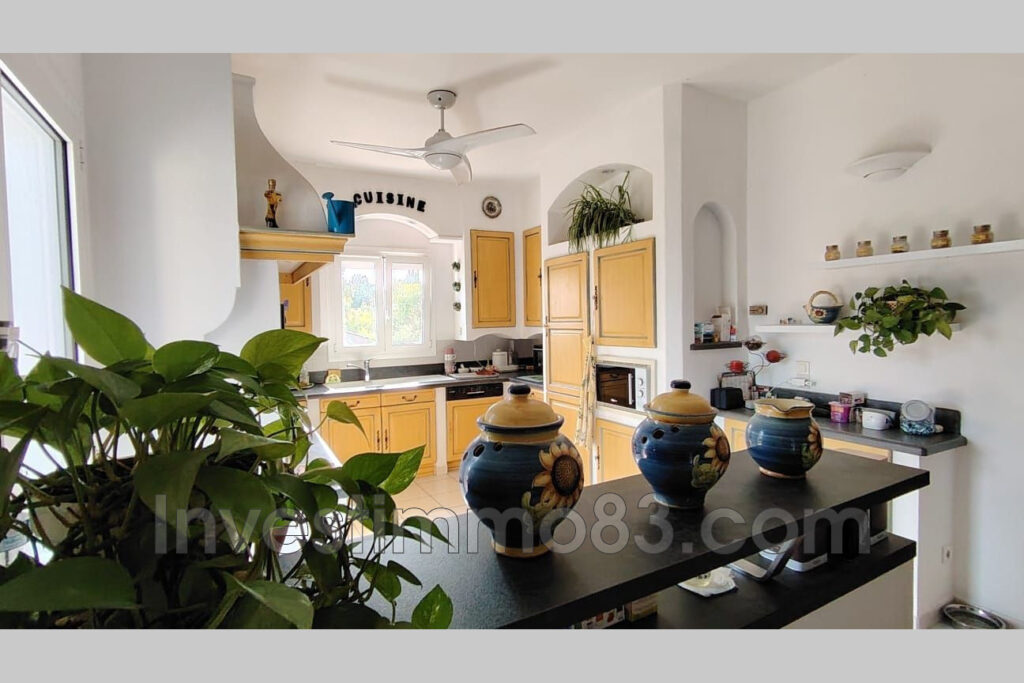 vente maison 4 Pièce(s) – 4 pièces – 3 chambres – 165.00 m²