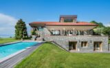 VILLA D&rsquo;ARCHITECTE EN PLEIN COEUR DU GOLF D&rsquo;EVIAN – 10 pièces – 6 chambres – 266 m²