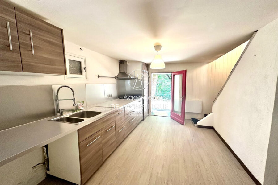 Maison à vendre à Saint-maximin-la-sainte-baume — Vue nature — photo 4