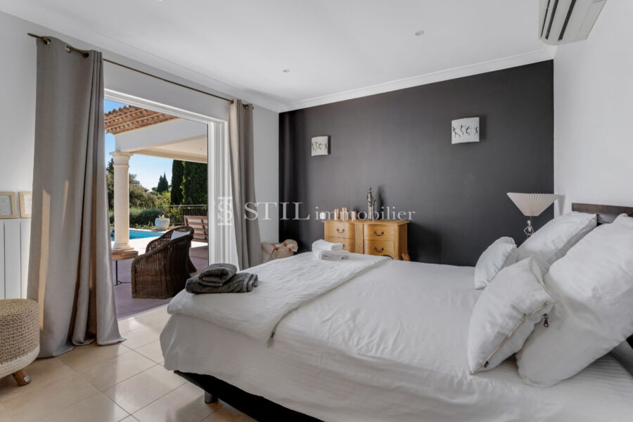 Maison à vendre à Sainte-Maxime — Vue mer — photo 12