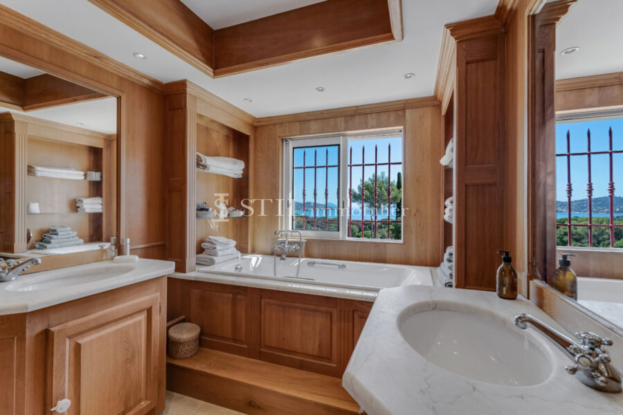 Maison à vendre à Sainte-Maxime — Vue mer — photo 9