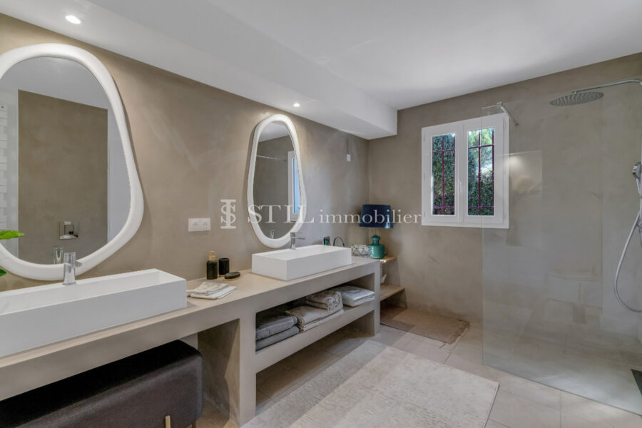 Maison à vendre à Sainte-Maxime — Vue mer — photo 17