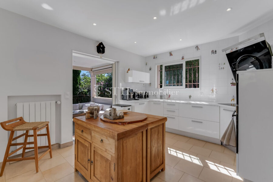Maison à vendre à Sainte-Maxime — Vue mer — photo 6